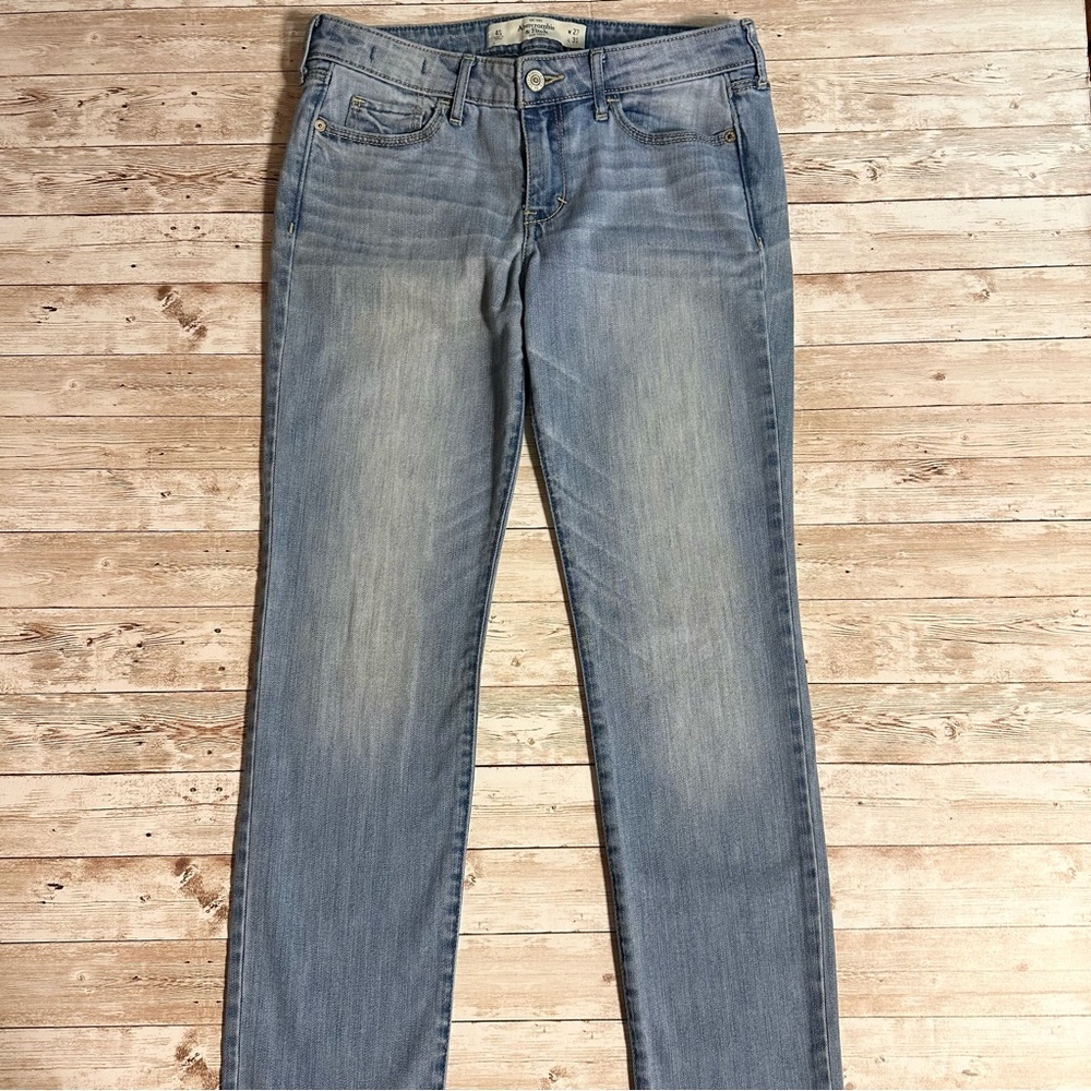 Abercrombie & Fitch New York Women’s Light Wash Jeans Size 4S/27